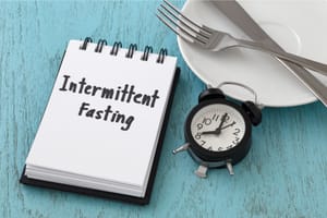 12 Ways To Make Intermittent Fasting Easier Without Feeling Hungry